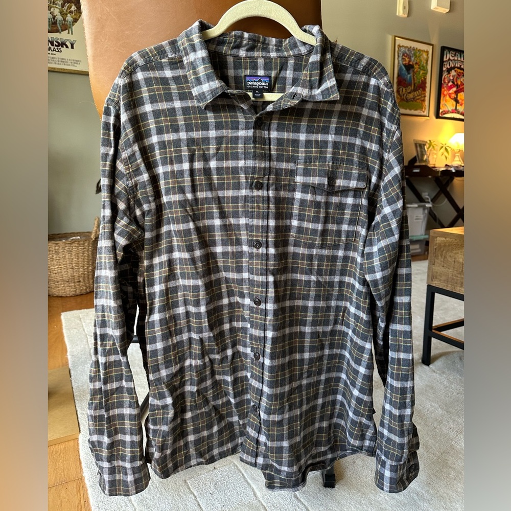 Patagonia Men’s XL Lightweight Fjord Flannel Shirt